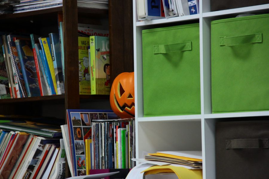 Halloween+is+right+around+the+corner%3A+This+little+Jack-o-Lantern+hides+out+in+Madame+Reeds+French+classroom%2C+reminding+students+how+fast+the+holiday+is+approaching.+Outside%2C+assorted+colors+of+leaves+dangle+from+limp+tree+branches+and+flutter+in+the+crisp+autumn+air.+Inside+RBHS%2C+festive+decorations+scatter+the+classrooms+as+they+epitomize+autumn+inside+our+own+school.