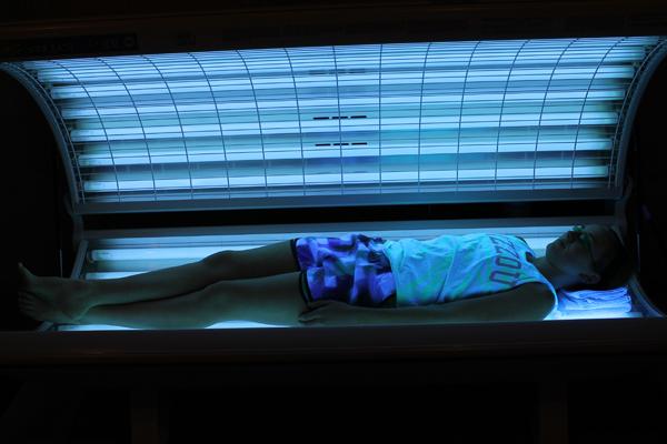 Excessive tanning poses dangers for teens