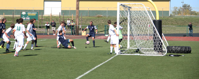 The intense last minute corner kick Marquette took results in no goal. Photo by Justin Sutherland