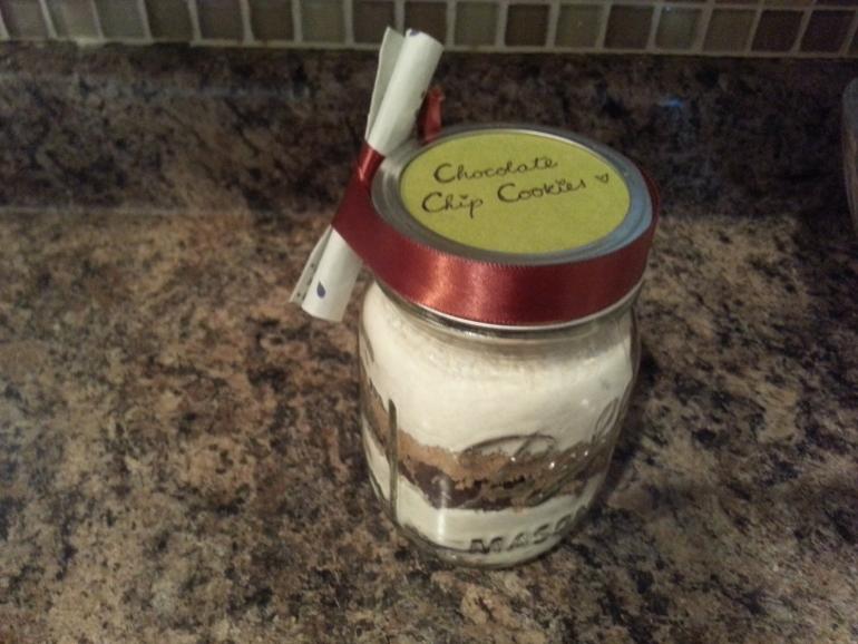 12 DIYs: Chocolate Chip Cookies in a jar