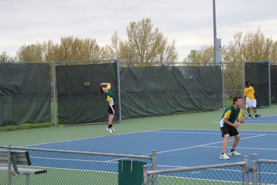 Boys tennis annihilates Battle