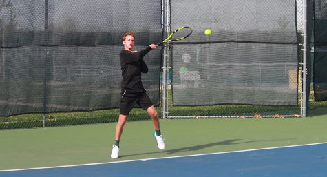 Boys tennis defeats Edwardsville and Blue Valley West in Columbia Duels
