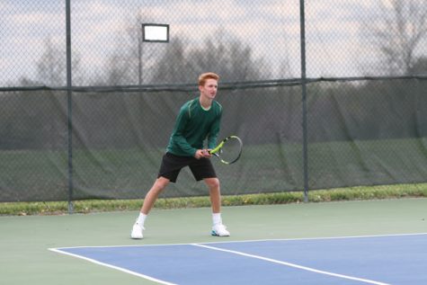 Freshmen to lead varsity tennis in districts