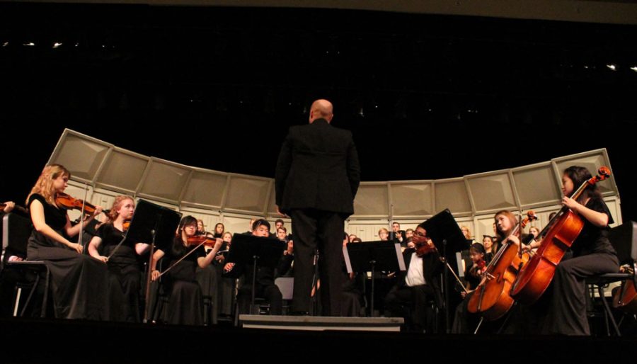 Orchestra, choir debut their years first performance