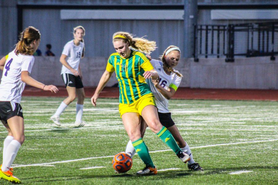Girls’ soccer defeats Battle 2-0, improves to 8-2 season