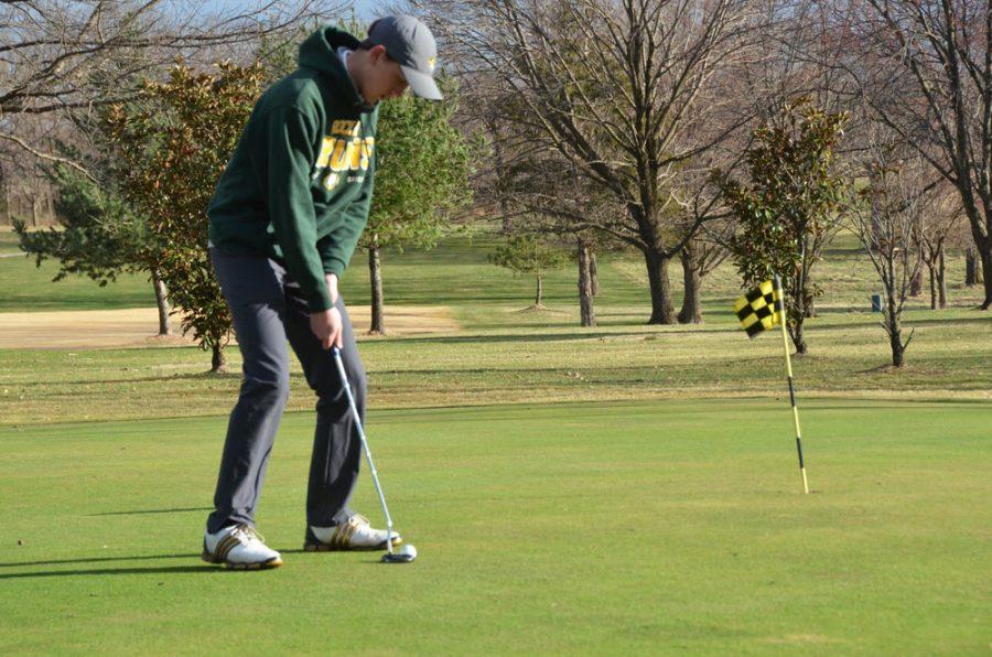 Boys golf falls to third in tournament