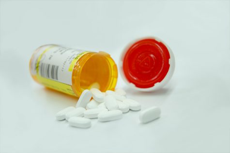 Doctors overprescribe drugs, feed epidemic