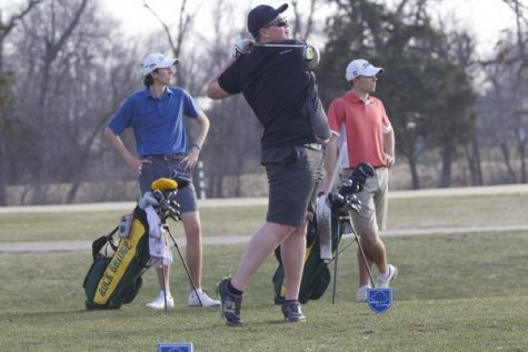 Boys golf prepares for district competition